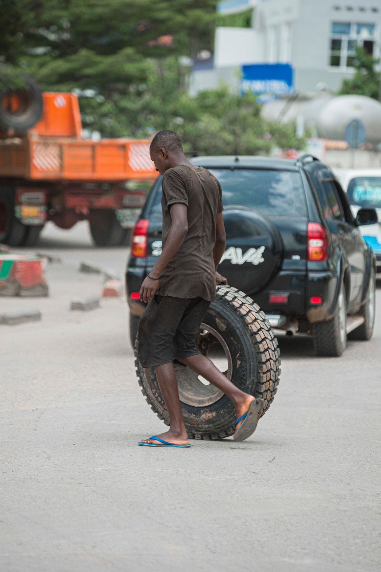 Truck tyre representing commercial-vehicle tyre supply